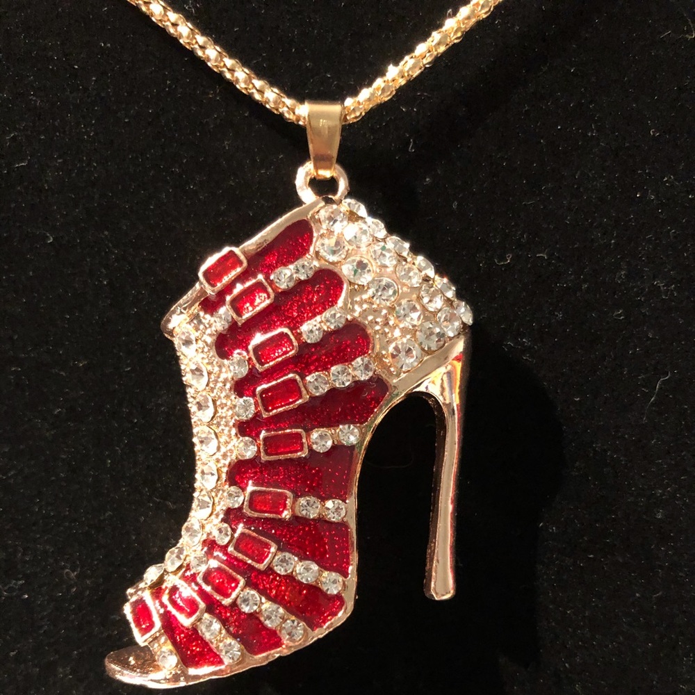 Betsey Johnson necklace
